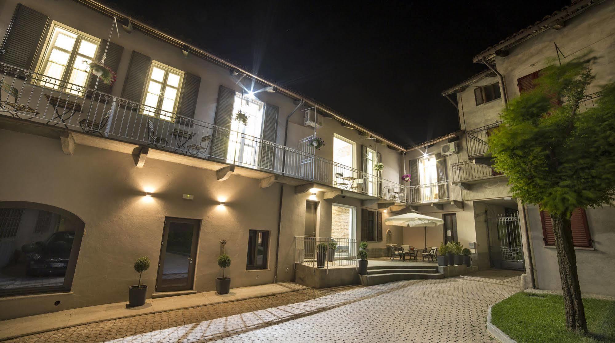 Casa Andrea Hotel La Morra Exterior photo